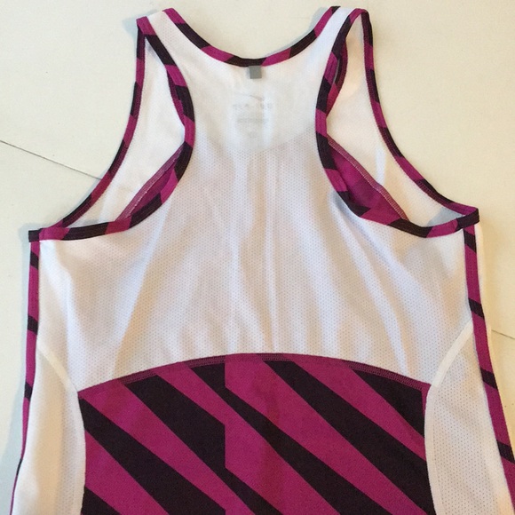 Nike dri-fit running singlet sz XS brand new! - Picture 4 of 4